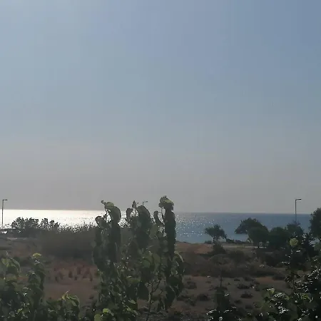 בית הארחה In Guest פליראקי